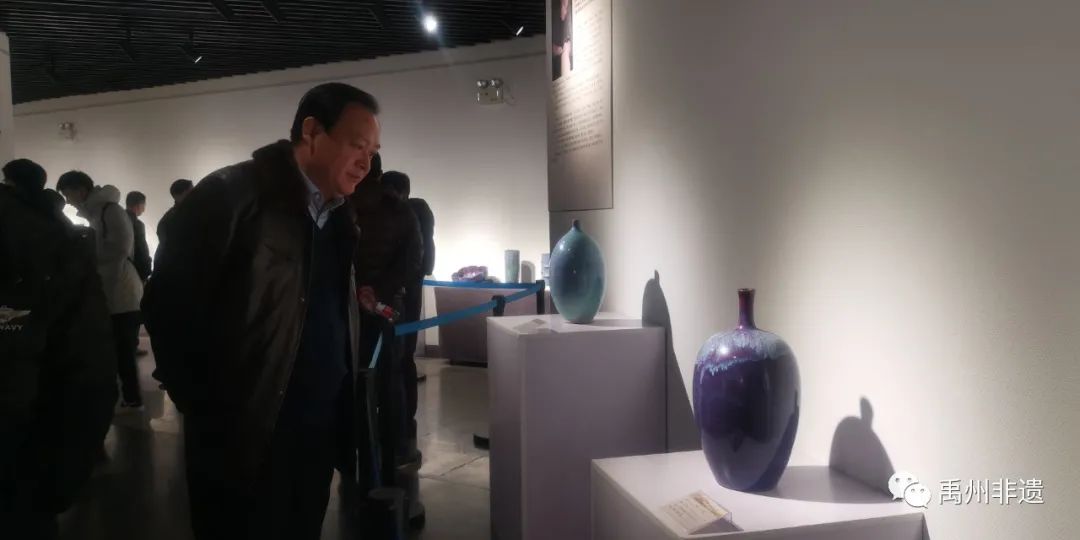 钧瓷泰斗晋佩章及晋门钧艺作品展览