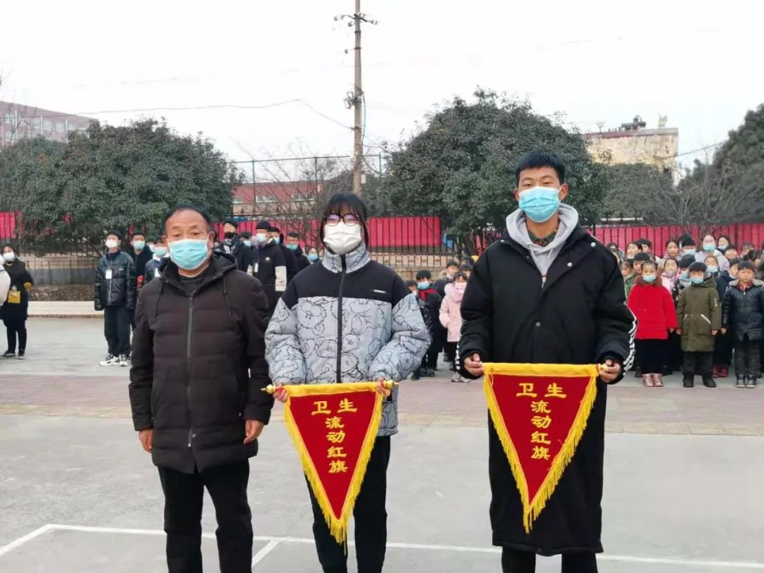 禹州南区学校举行“新起点、新希望”主题升旗仪式