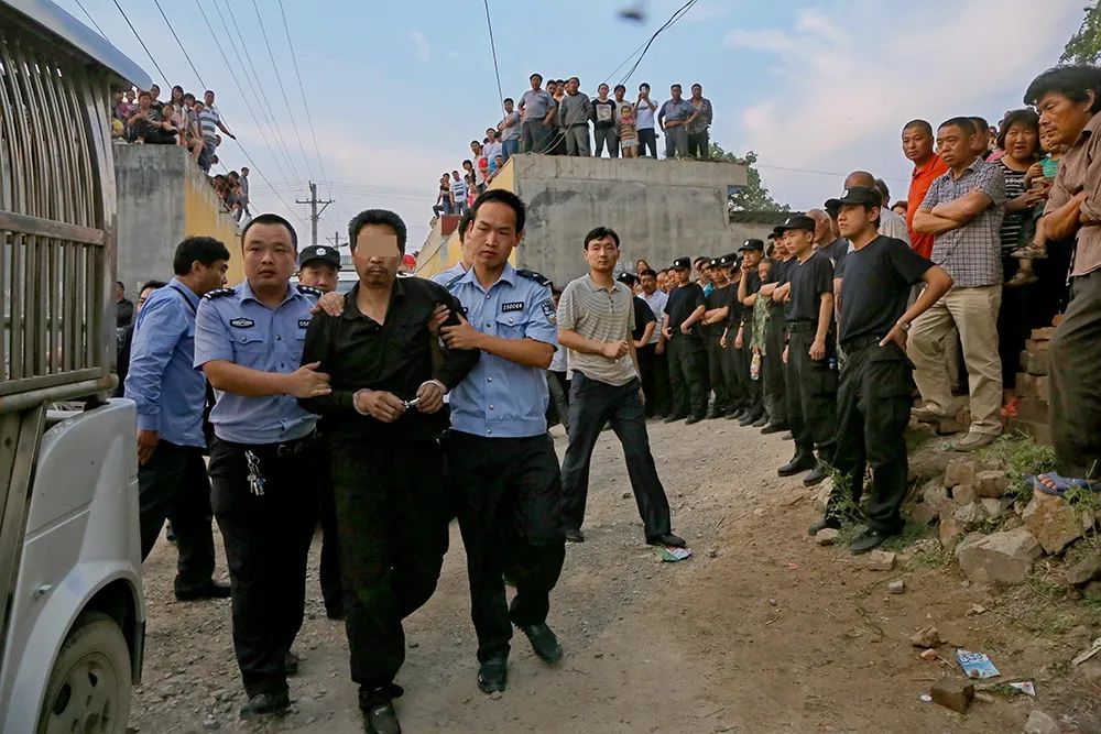 致敬 · 警察——耿亚伟摄影作品