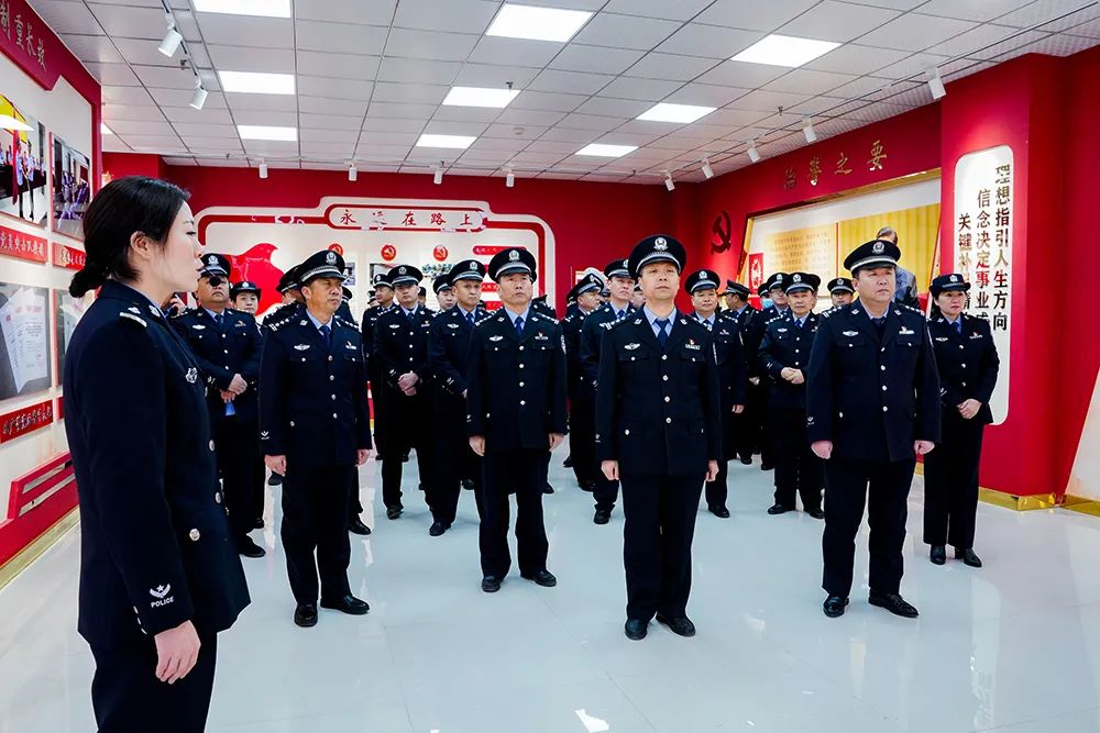 致敬 · 警察——耿亚伟摄影作品