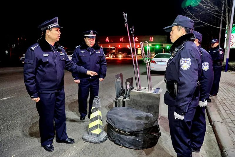 致敬 · 警察——耿亚伟摄影作品
