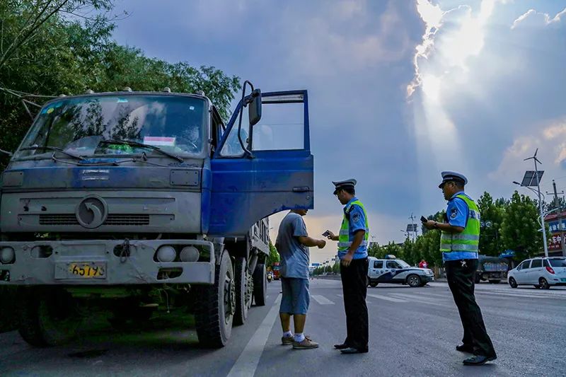 致敬 · 警察——耿亚伟摄影作品
