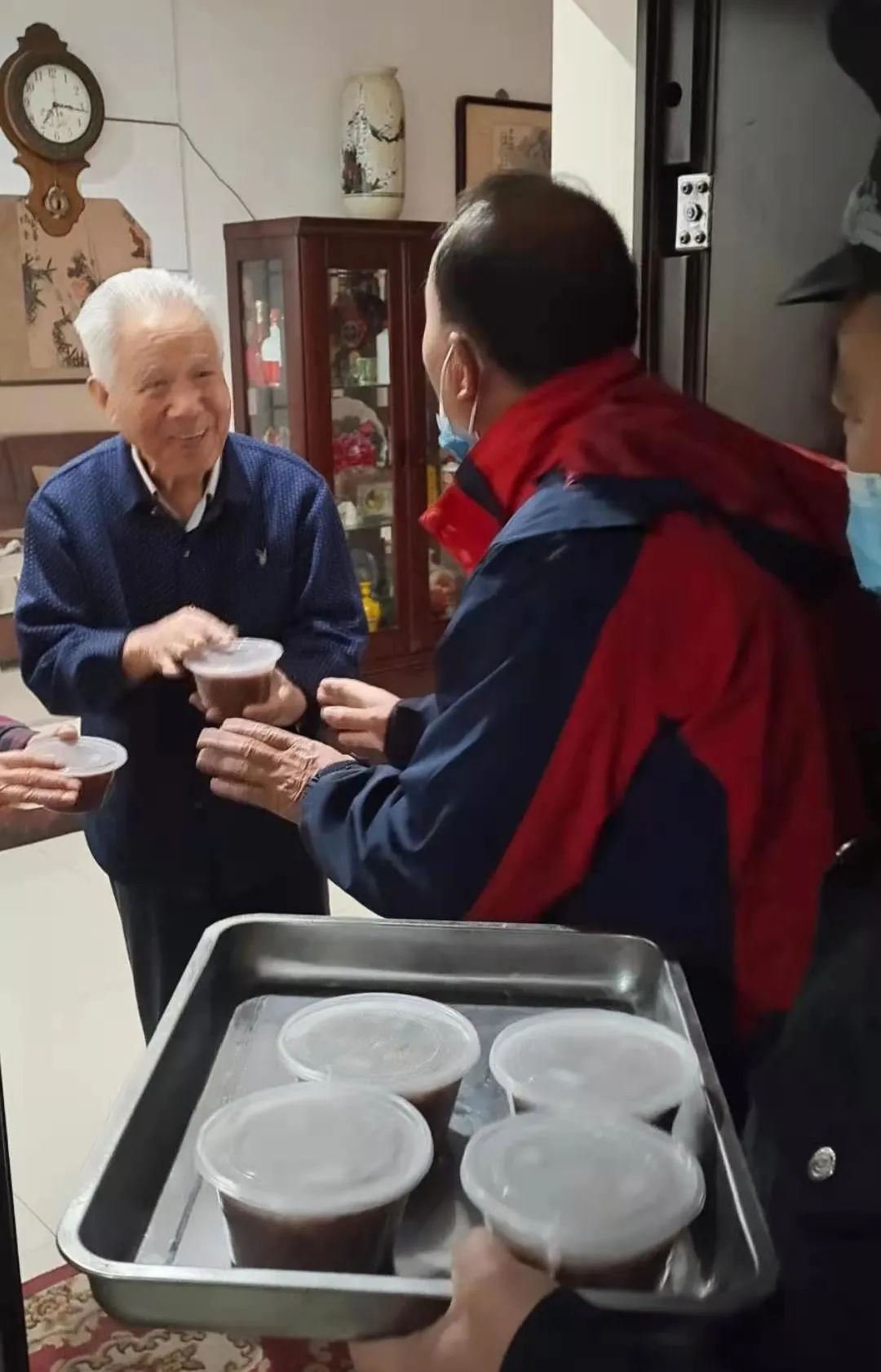 恒达物业为您送上香甜腊八粥！