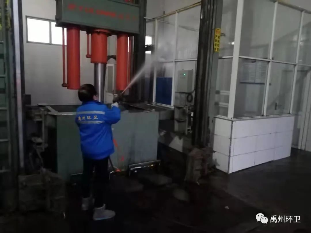 禹州环卫：坚持开展周五清洁行动 稳步提升环境卫生质量