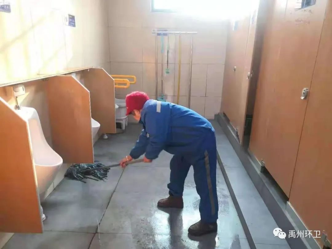 禹州环卫：坚持开展周五清洁行动 稳步提升环境卫生质量