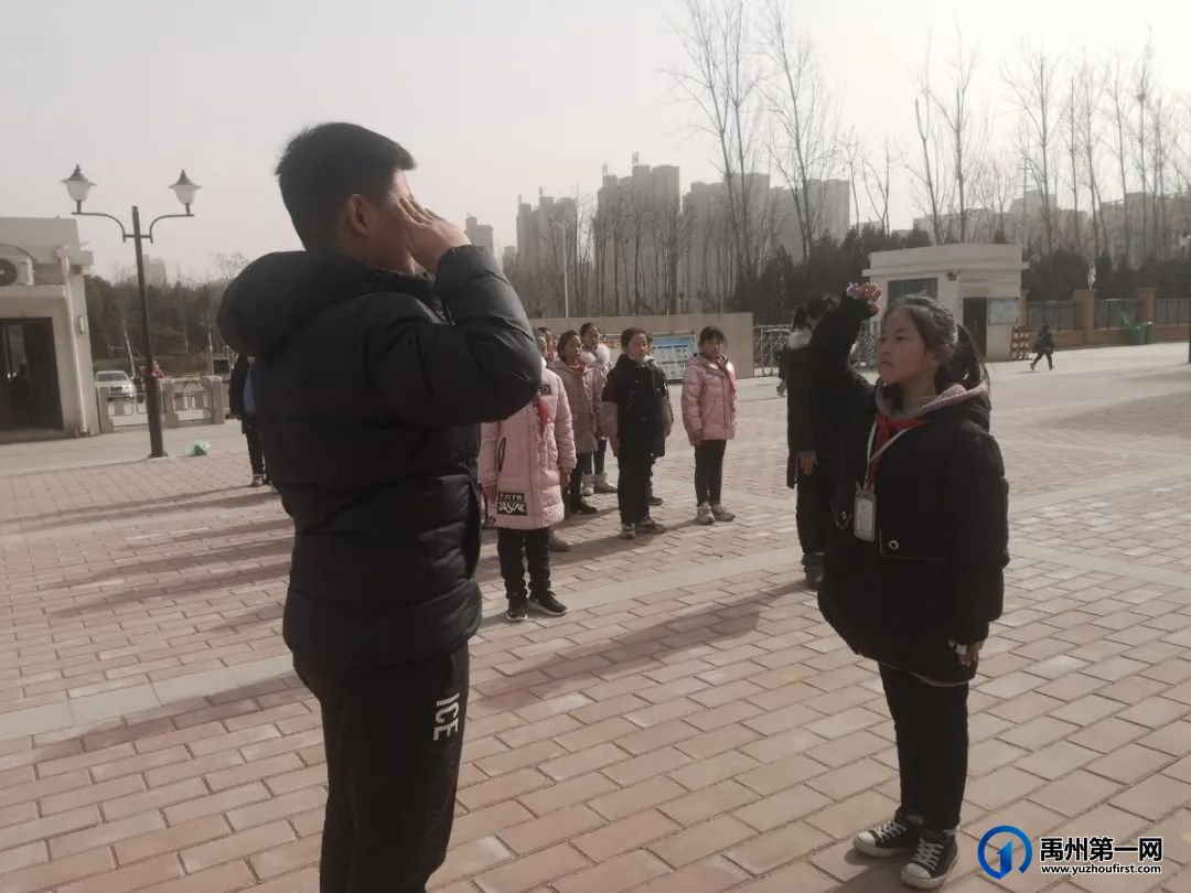 禹州市第五实验学校国旗班训练