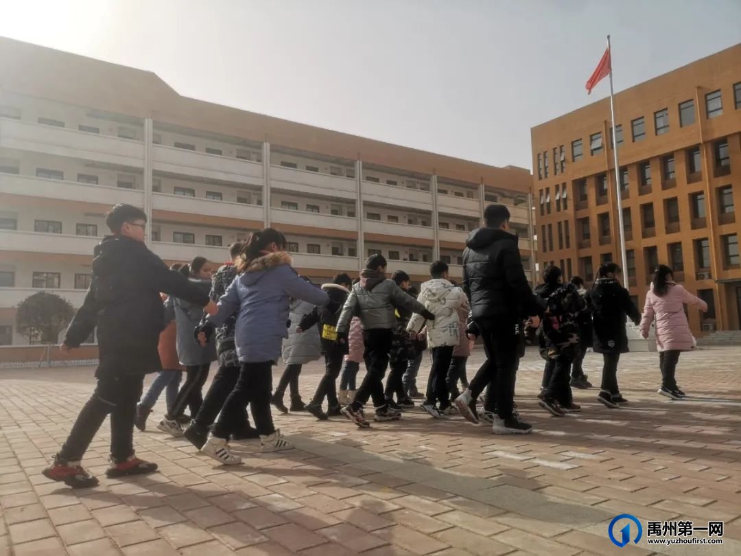 禹州市第五实验学校国旗班训练