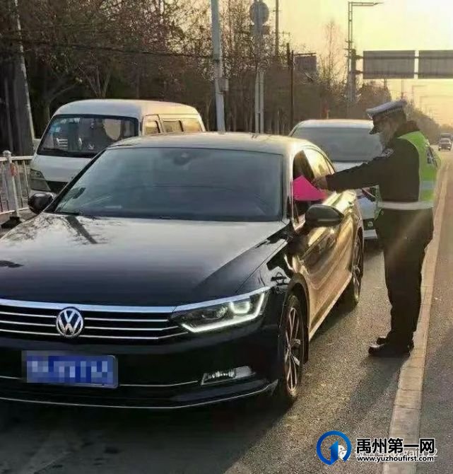 禹州交警深化开展春运交通安全宣传活动 禹州交警深化开展春运交通安全宣传活动