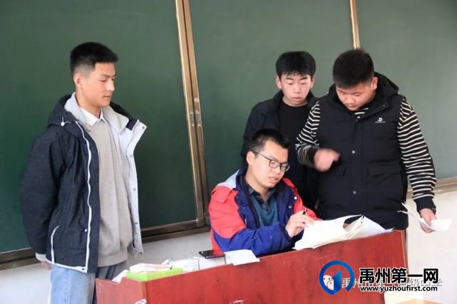 禹州市第一高级中学开展假期作业检查工作 禹州市第一高级中学开展假期作业检查工作