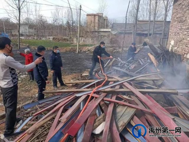 禹州鸠山:民警及时消除火灾隐患 禹州鸠山:民警及时消除火灾隐患