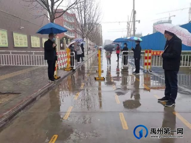 禹州市颍川寨子小学开学进行时...... 禹州市颍川寨子小学开学进行时......