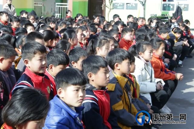 福娃学校2021年“春启今朝 逐梦前行” 开学典礼暨表彰大会 福娃学校2021年“春启今朝 逐梦前行” 开学典礼暨表彰大会