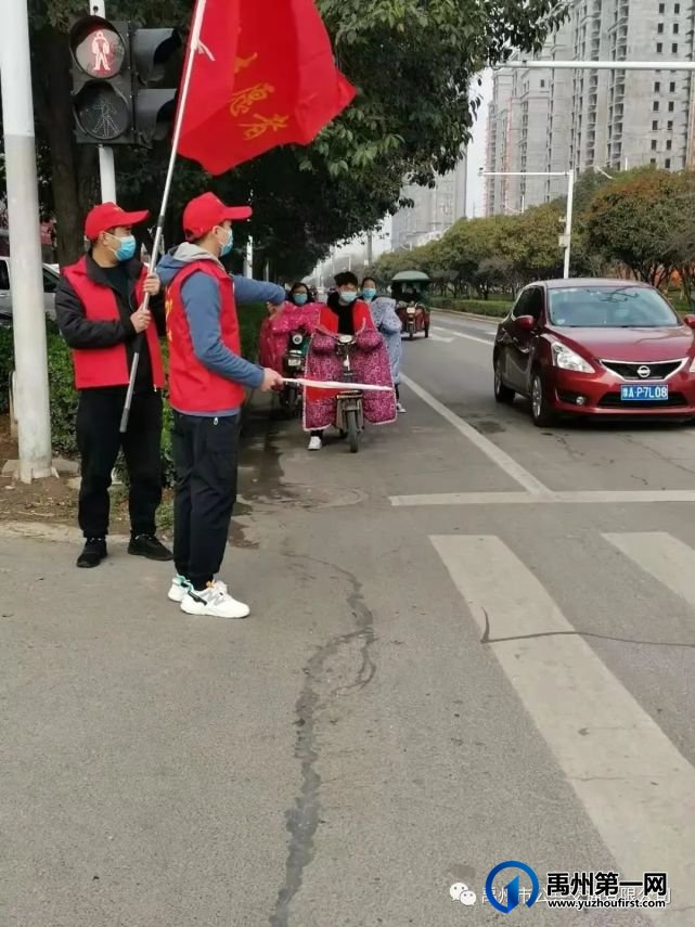 禹州公交开展志愿服务 弘扬雷锋精神 禹州公交开展志愿服务 弘扬雷锋精神