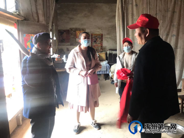 禹州市高级中学 | “献暖暖爱心”---学雷锋活动 禹州市高级中学 | “献暖暖爱心”---学雷锋活动