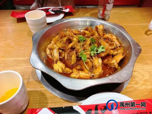 禹州这条老街改出了新韵味,唯有这点没有变,就是...... 禹州这条老街改出了新韵味,唯有这点没有变,就是......