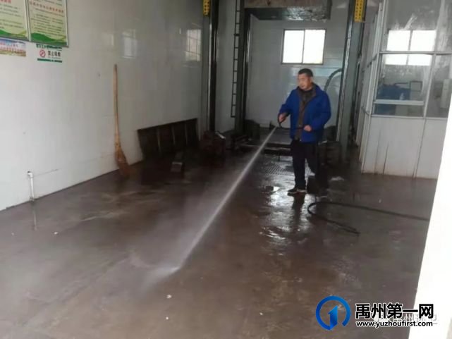 禹州环卫:坚持开展周五清洁行动 持续提升环境卫生质量 禹州环卫:坚持开展周五清洁行动 持续提升环境卫生质量