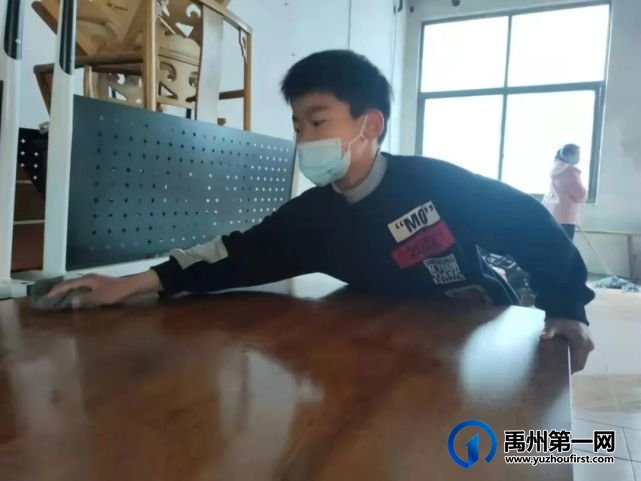 禹州南区学校3.5特辑|家长赶赴送锦旗,学子远足学雷锋 禹州南区学校3.5特辑|家长赶赴送锦旗,学子远足学雷锋