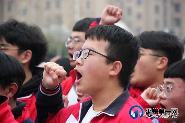 禹州市第一高级中学举行本学期首次主题升旗仪式 禹州市第一高级中学举行本学期首次主题升旗仪式