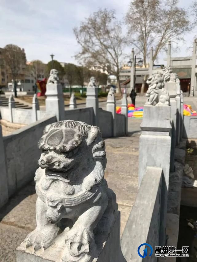 禹州文庙广场状元桥龙头再被损坏,池内垃圾遍地 禹州文庙广场状元桥龙头再被损坏,池内垃圾遍地