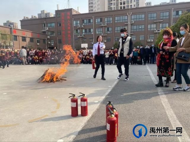 禹州市颍川办寨子小学防火、防踩踏消防安全演练 禹州市颍川办寨子小学防火、防踩踏消防安全演练