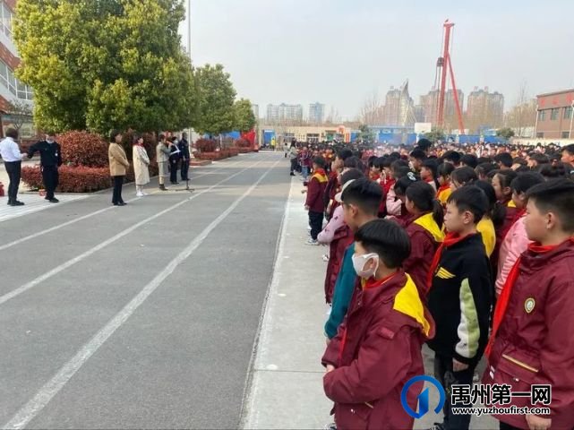 禹州市颍川办寨子小学防火、防踩踏消防安全演练 禹州市颍川办寨子小学防火、防踩踏消防安全演练
