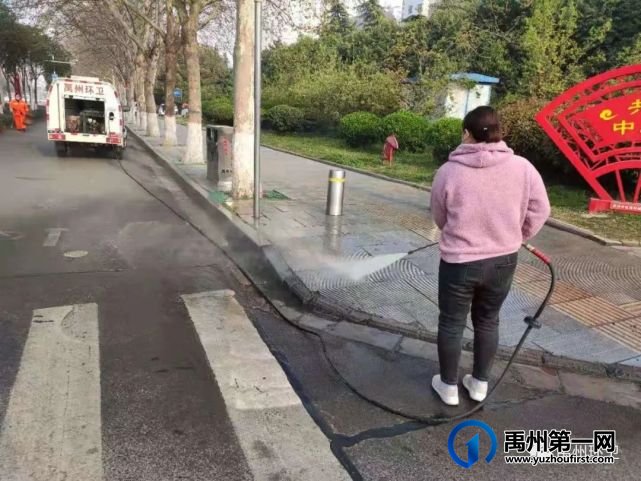 禹州环卫:春回大地万物醒 清洁家园靓容颜 禹州环卫:春回大地万物醒 清洁家园靓容颜