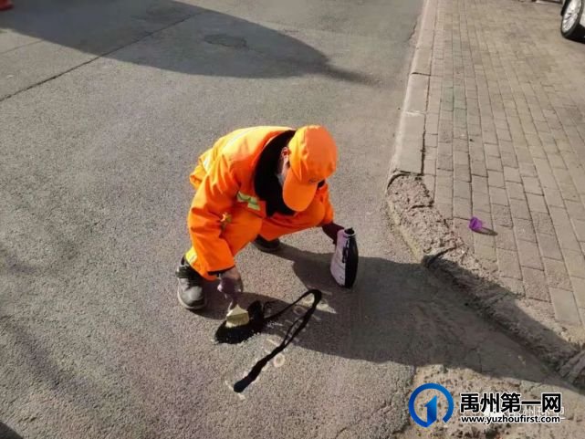 禹州环卫:春回大地万物醒 清洁家园靓容颜 禹州环卫:春回大地万物醒 清洁家园靓容颜