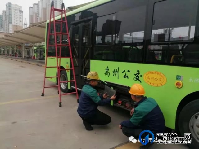 禹州公交开展车辆换季保养工作 禹州公交开展车辆换季保养工作