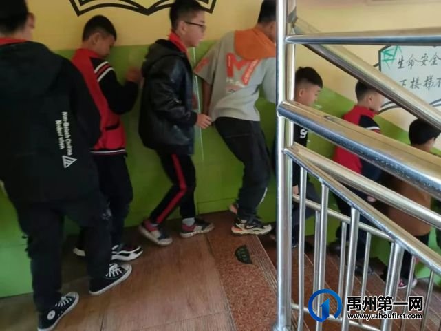 禹州市文殊镇福娃学校安全演练 禹州市文殊镇福娃学校安全演练