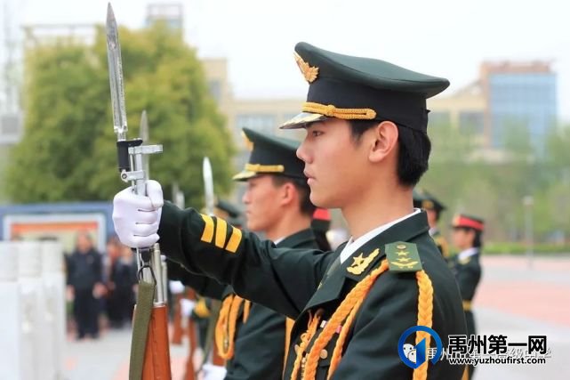 禹州市第一高级中学升旗仪式 | 弘扬正能量 铸就青春梦 禹州市第一高级中学升旗仪式 | 弘扬正能量 铸就青春梦