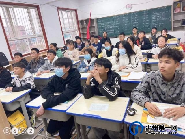 禹州南区学校4月缅怀先烈,南区学校在行动…… 禹州南区学校4月缅怀先烈,南区学校在行动……