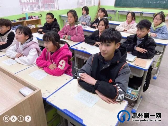 禹州南区学校4月缅怀先烈,南区学校在行动…… 禹州南区学校4月缅怀先烈,南区学校在行动……