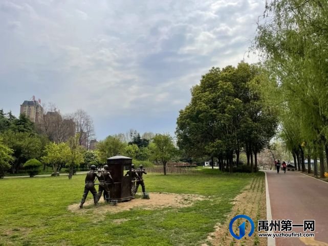 美哭了!禹州夏禹公园的牡丹开了! 美哭了!禹州夏禹公园的牡丹开了!