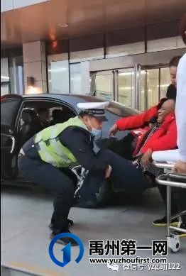 群众呼吸困难急需医治 禹州交警火速开道送医 群众呼吸困难急需医治 禹州交警火速开道送医