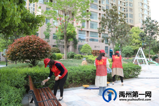 禹州市文广旅局志愿者进社区清洁打扫暖人心 禹州市文广旅局志愿者进社区清洁打扫暖人心