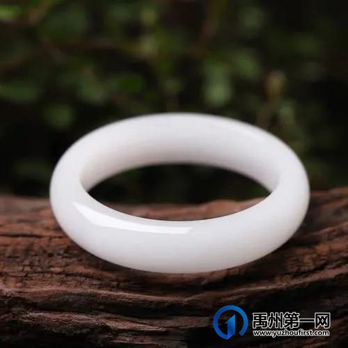 禹州老凤祥五一钜惠 感恩母亲!1元秒杀珍珠银耳钉,数量有限!!! 禹州老凤祥五一钜惠 感恩母亲!1元秒杀珍珠银耳钉,数量有限!!!