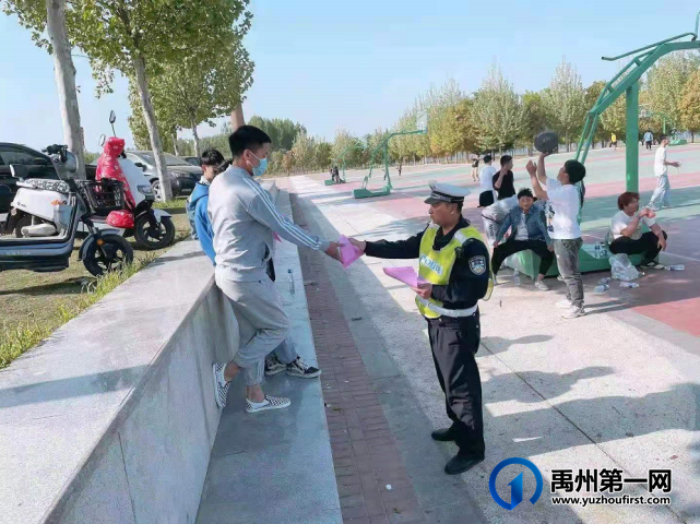 禹州交警进社区、进校园开展交通安全宣传主题活动 禹州交警进社区、进校园开展交通安全宣传主题活动