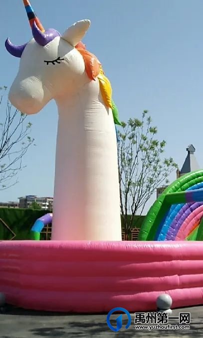15米梦幻独角兽+40米彩虹滑道即将登陆禹州,唐宫小姐姐与你开启“跨次元”潮玩之旅! 15米梦幻独角兽+40米彩虹滑道即将登陆禹州,唐宫小姐姐与你开启“跨次元”潮玩之旅!