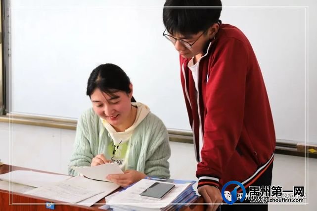 禹州高考倒计时:陪伴是最长情的告白 禹州高考倒计时:陪伴是最长情的告白