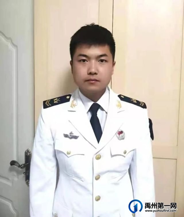 俩禹州籍现役军人路遇货车起火,奋勇扑火保平安事迹在军地引起强烈反响 俩禹州籍现役军人路遇货车起火,奋勇扑火保平安事迹在军地引起强烈反响