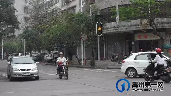 禹州网红桥,突发车祸!现场惨不忍睹! 禹州网红桥,突发车祸!现场惨不忍睹!