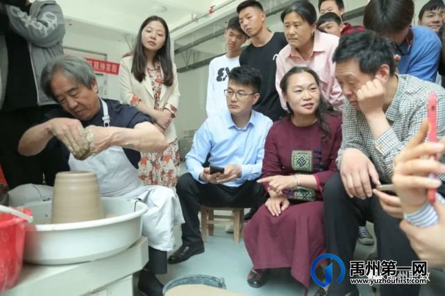 任星航大师等莅临禹州中专开展非遗传承活动 任星航大师等莅临禹州中专开展非遗传承活动