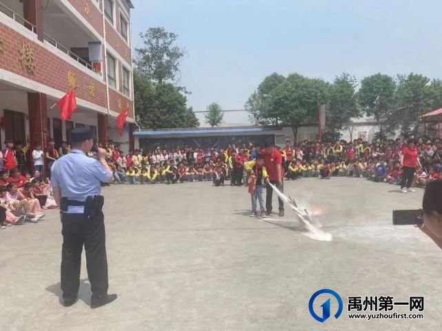 禹州浅井所对辖区小学幼儿园进行普法宣传、 反诈宣传、防爆和消防演练 禹州浅井所对辖区小学幼儿园进行普法宣传、 反诈宣传、防爆和消防演练