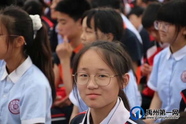 北大公学初中部期中考试总结表彰大会 北大公学初中部期中考试总结表彰大会