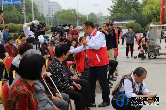 今天!禹州夏禹公园发生的这一幕!感动了无数人! 今天!禹州夏禹公园发生的这一幕!感动了无数人!