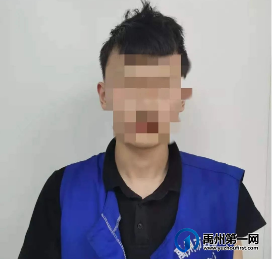 禹州警方从东商贸一出租屋内抓获两男一女... 禹州警方从东商贸一出租屋内抓获两男一女...