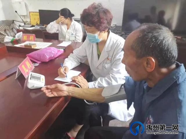 禹州市中心医院“学党史、献爱心、我为群众办实事”义诊活动---小吕镇关庄村 禹州市中心医院“学党史、献爱心、我为群众办实事”义诊活动---小吕镇关庄村