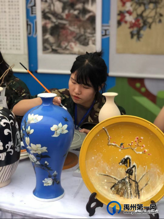 禹州中专陶瓷专业在河南省职业教育活动周精彩展示 禹州中专陶瓷专业在河南省职业教育活动周精彩展示