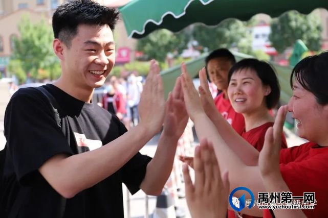 禹州一高 | 高三欢迎2021届毕业生“勇士归来” 禹州一高 | 高三欢迎2021届毕业生“勇士归来”
