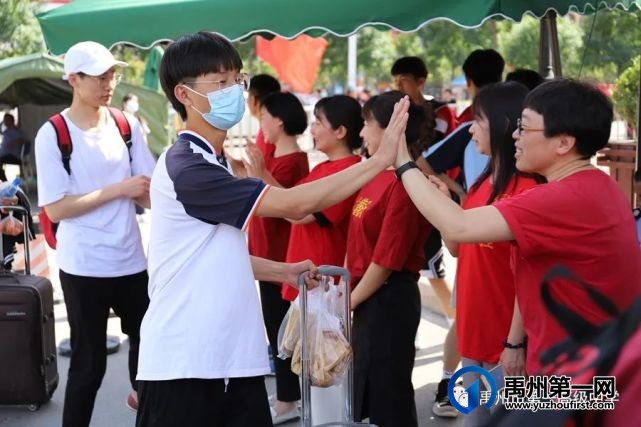 禹州一高 | 高三欢迎2021届毕业生“勇士归来” 禹州一高 | 高三欢迎2021届毕业生“勇士归来”